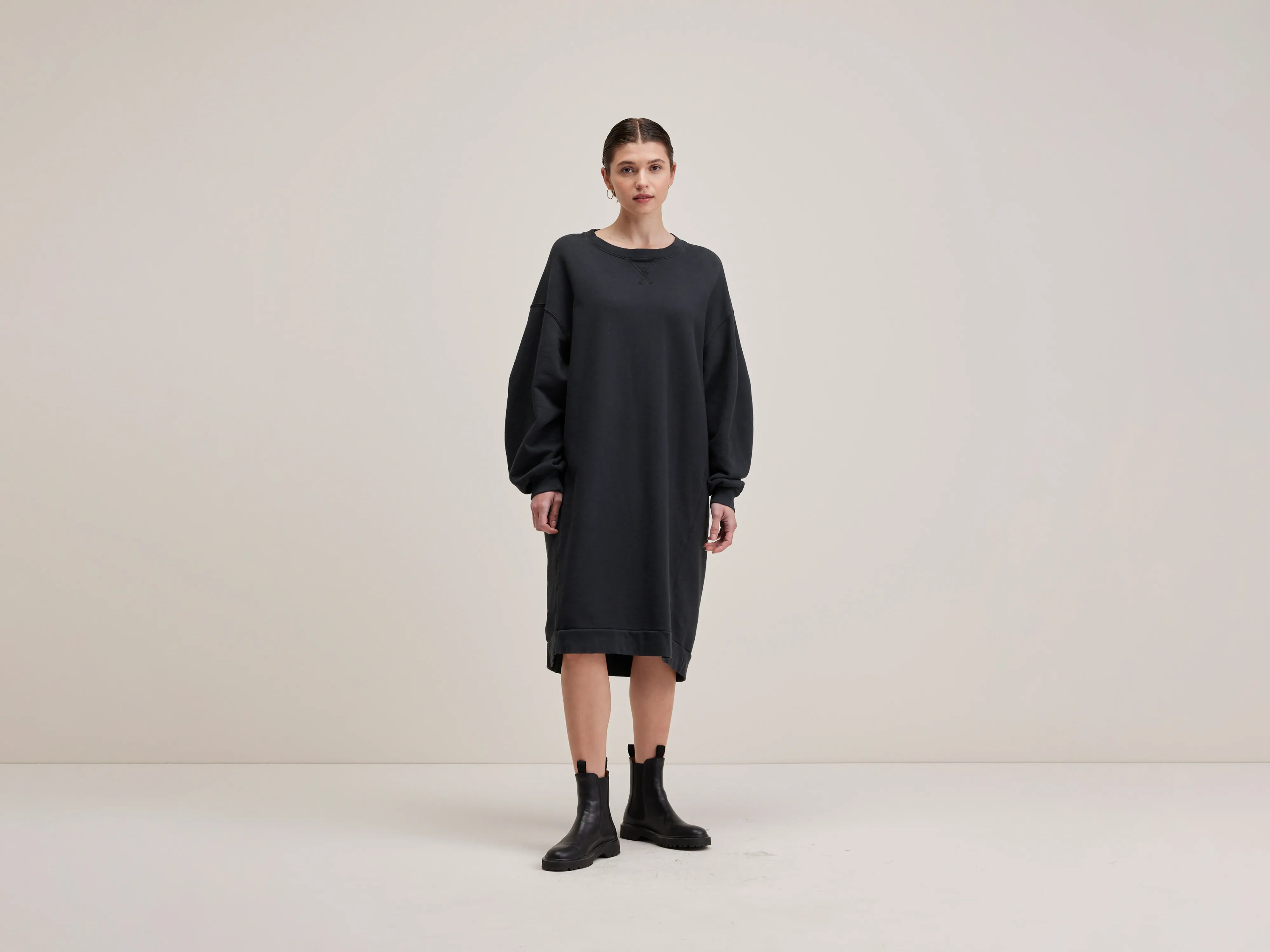 Vrizzie sweatshirt dress (242 / W / BLACK BEAUTY)