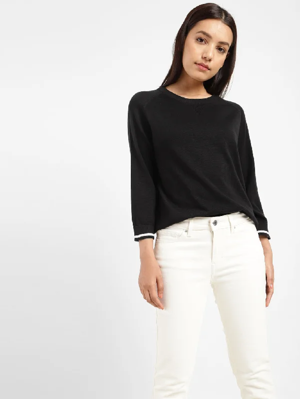 Women's solid round neck sweater